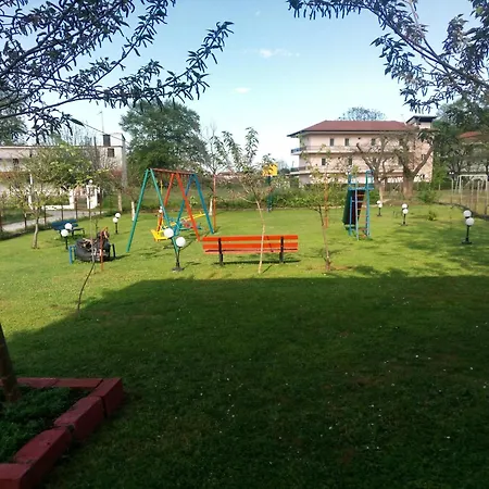 Roula Manou Paralia Skotinis