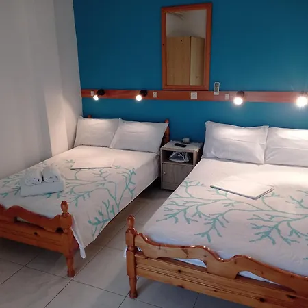 Hostel Roula Manou Paralia Skotinis