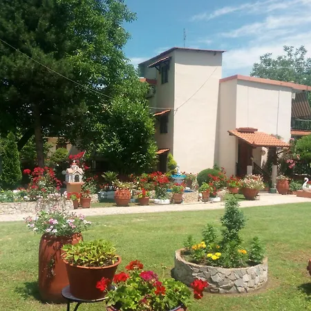 Hostel Roula Manou