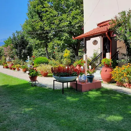 Hostel Roula Manou