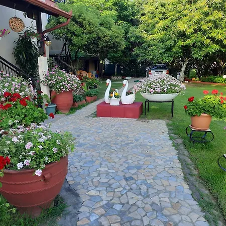 Hostel Roula Manou